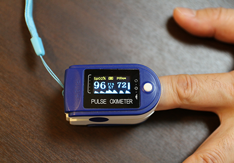 血圧測定器（パルスオキシメーター）